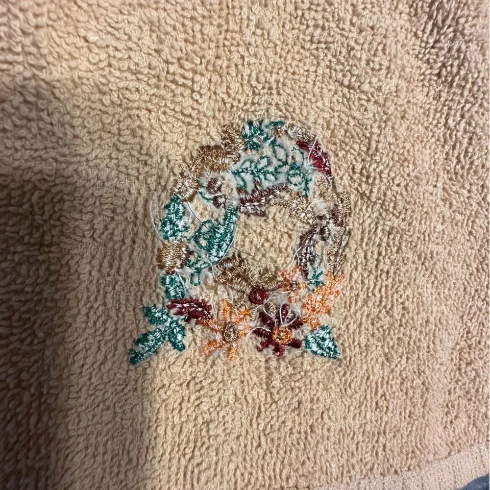Six vintage Holiday theme guest towels - Christmas and Valentines,